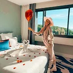 Hotel Eden Rose Grand Bw Premier Collection