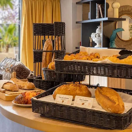 Eden Rose Grand Bw Premier Collection Hotel 4*