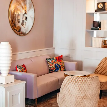 Eden Rose Grand Bw Premier Collection