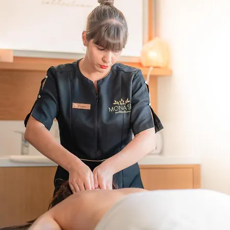 Hotel Eden Rose Grand Bw Premier Collection