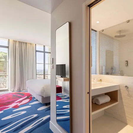 Hotel Eden Rose Grand Bw Premier Collection