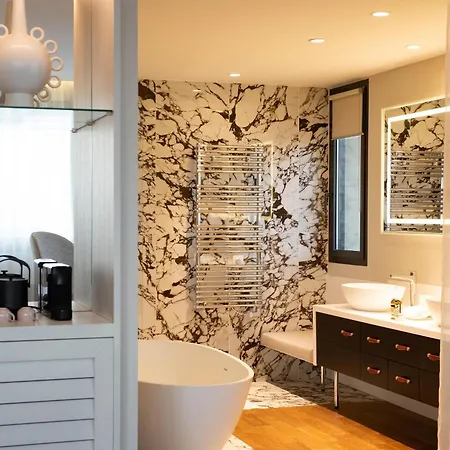 Eden Rose Grand Bw Premier Collection