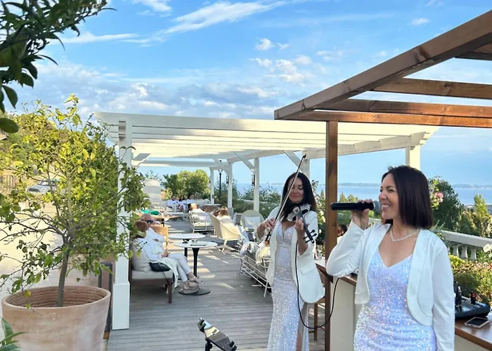 Hotel Eden Rose Grand Bw Premier Collection