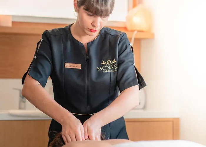 Hotel Eden Rose Grand Bw Premier Collection