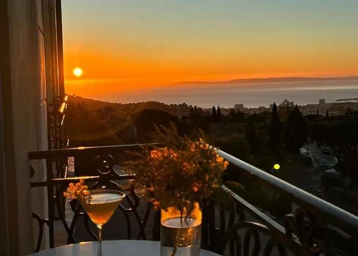 Eden Rose Grand Bw Premier Collection Hotel 4*