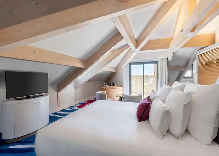 Hotel Eden Rose Grand Bw Premier Collection