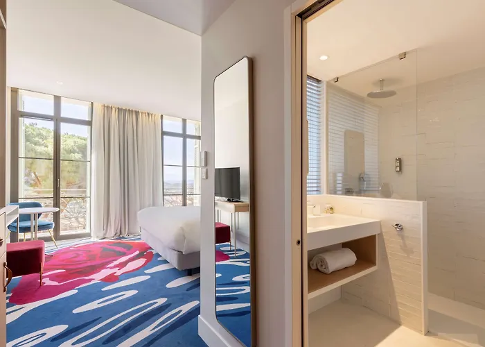 Hotel Eden Rose Grand Bw Premier Collection