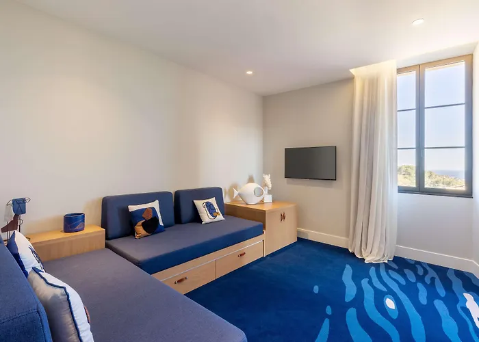 Hotel Eden Rose Grand Bw Premier Collection